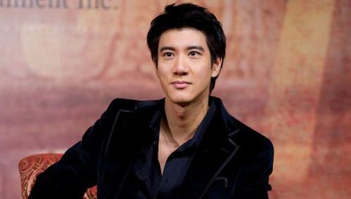 化妆师爆料王力宏视频,化妆师亲述化妆过程与技巧 第2张 化妆师爆料王力宏视频,化妆师亲述化妆过程与技巧 第2张