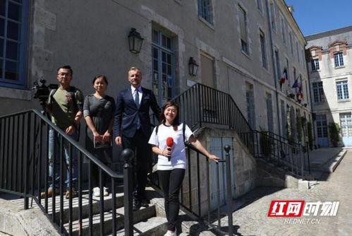 银川网红吃瓜事件视频最新,一场网络热议的瓜田奇遇 第2张 银川网红吃瓜事件视频最新,一场网络热议的瓜田奇遇 第2张