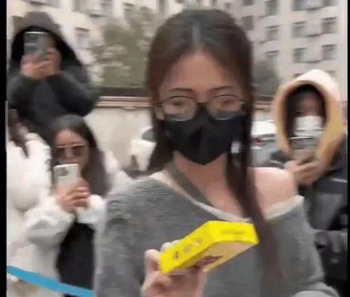 青年吃瓜爆料是真的吗视频,真相还是谣言？