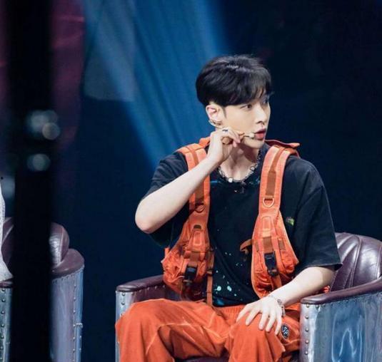 娱乐圈爆料肖战张艺兴,肖战张艺兴携手揭秘幕后故事  第2张