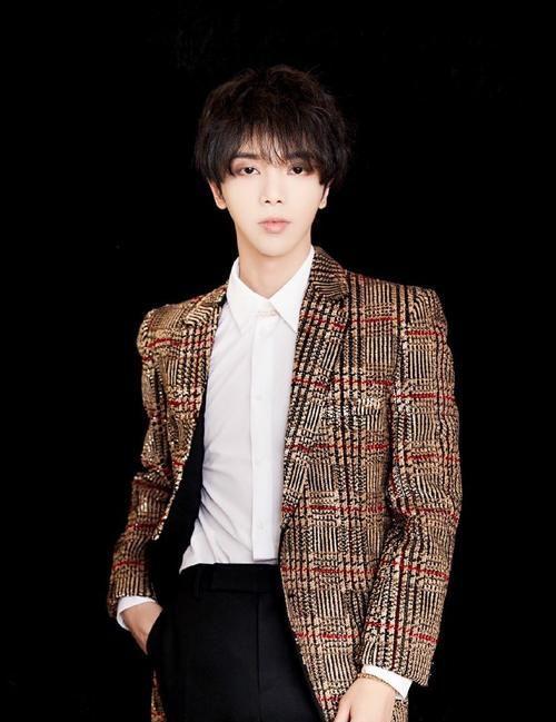 李姓明星爆料最新视频,揭秘娱乐圈不为人知的秘密 第2张 李姓明星爆料最新视频,揭秘娱乐圈不为人知的秘密 第2张