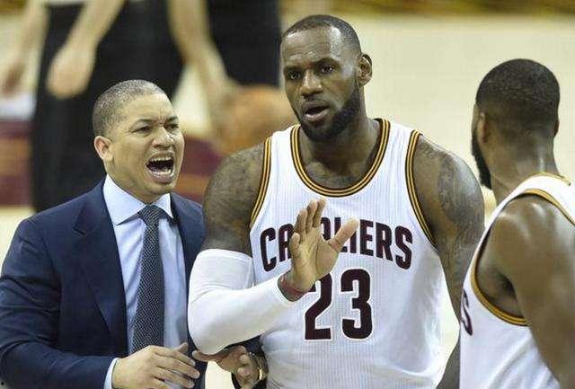 骑士主教练爆料视频,训练幕后故事与战术解析 第3张 骑士主教练爆料视频,训练幕后故事与战术解析 第3张